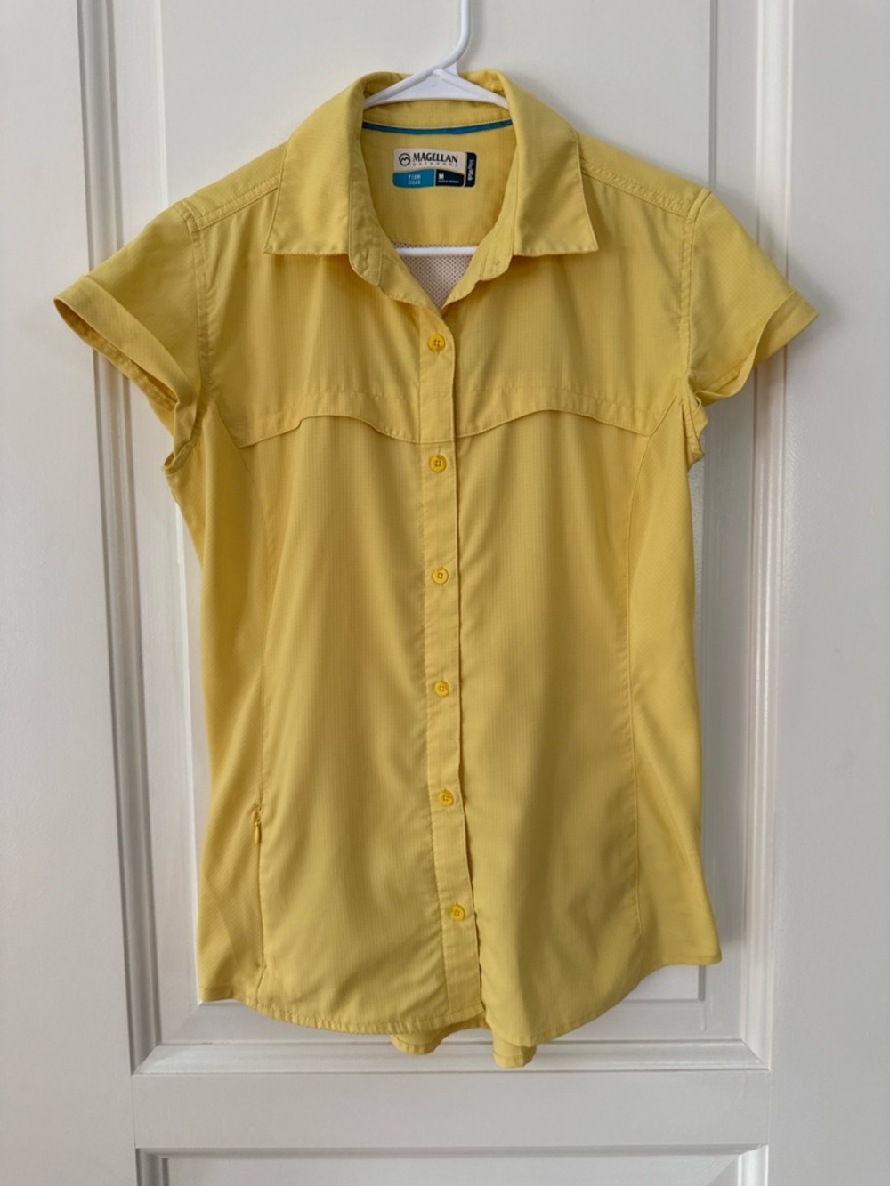 Magellan Outdoors Women's Light Yellow Short-Sleeve Button-Down Shirt